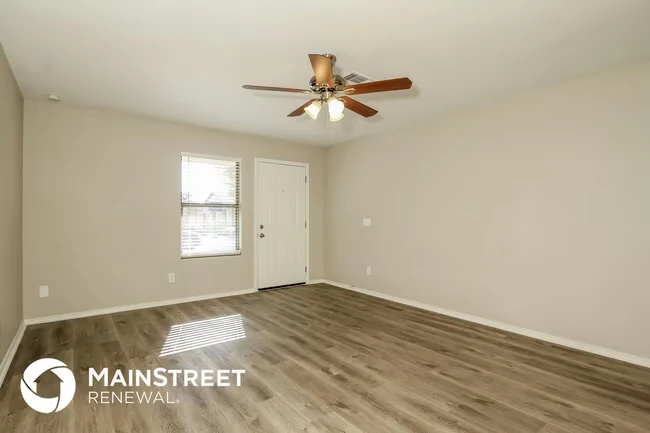 11610 W Wethersfield Rd El Mirage, AZ 85335 photo 4