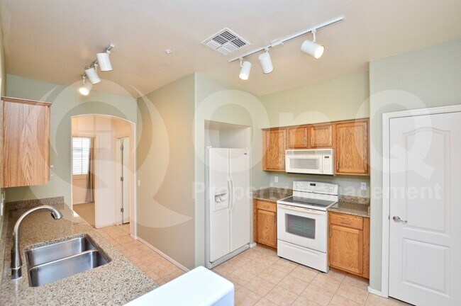 903 S Porter Ct Gilbert, AZ 85296 photo 3