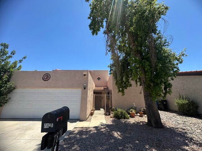7821 N 21st Ln photo 2