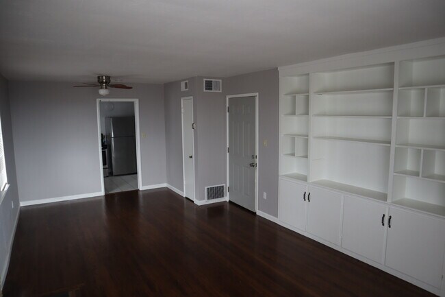 6518 Outlook Ave Oakland, CA 94605 photo 3
