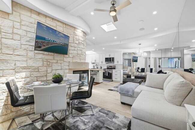 3443 Ocean Front Walk San Diego, CA 92109 photo 4