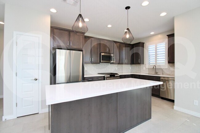14376 W Swayback Pass Surprise, AZ 85387 photo 3