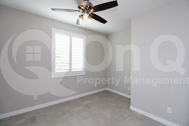 14376 W Swayback Pass Surprise, AZ 85387 photo 5