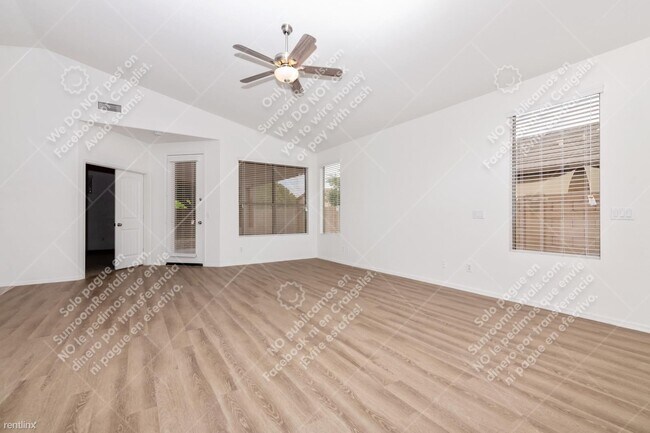 8718 N 57th Ln Glendale, AZ 85302 photo 4
