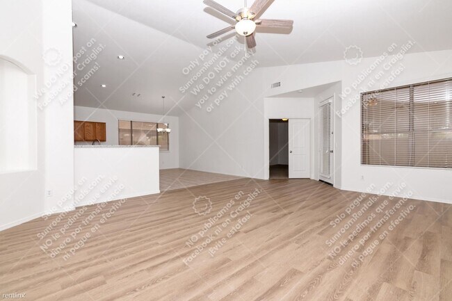 8718 N 57th Ln Glendale, AZ 85302 photo 3