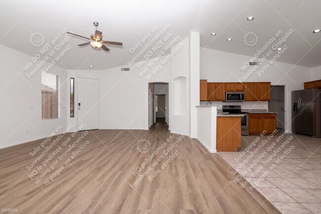 8718 N 57th Ln Glendale, AZ 85302 photo 5