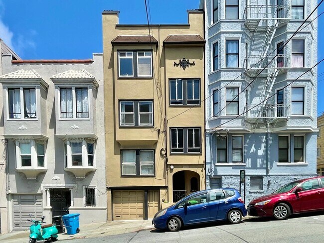 1506 Leavenworth Street, San Francisco, CA 94109 photo 2
