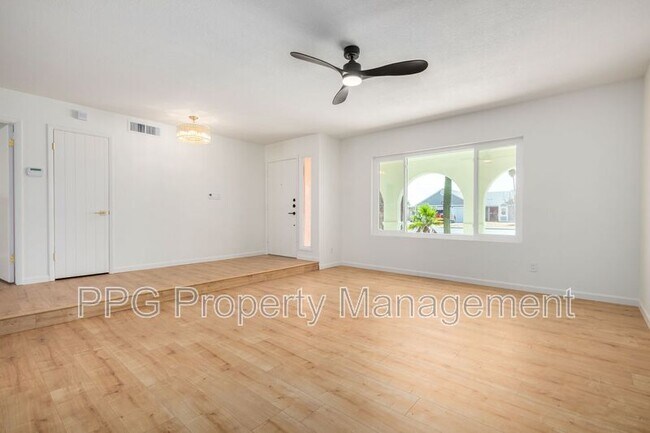 11025 N 55th Ave Glendale, AZ 85304 photo 5