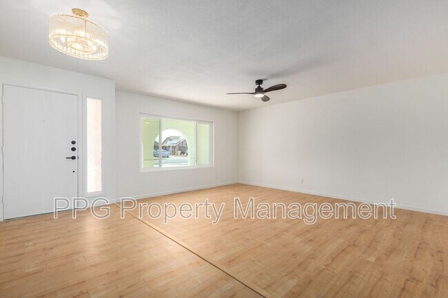 11025 N 55th Ave Glendale, AZ 85304 photo 4