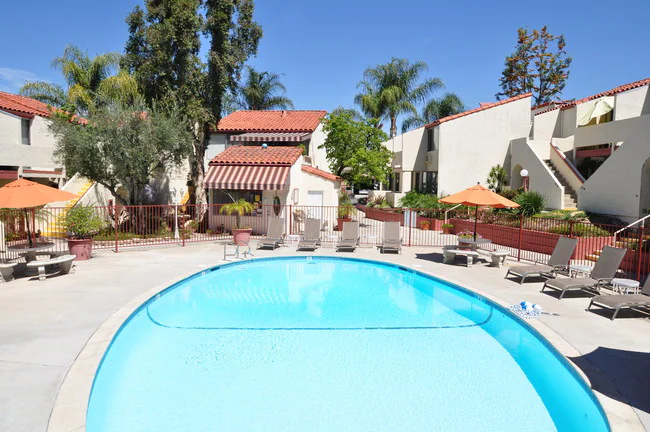 La Mesa Gardens photo 2