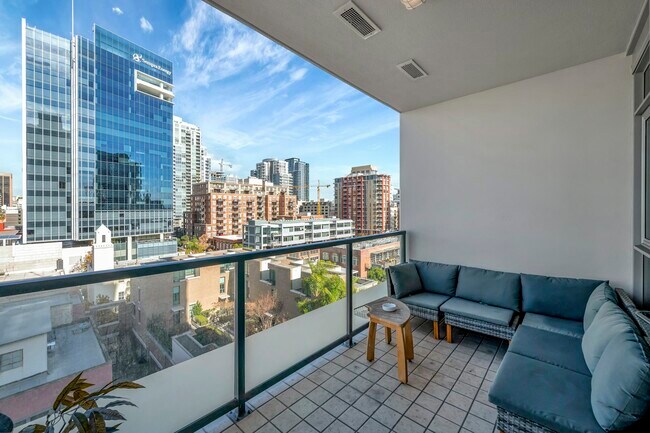 325 Seventh Ave San Diego, CA 92101 photo 4