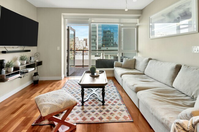 325 Seventh Ave San Diego, CA 92101 photo 5