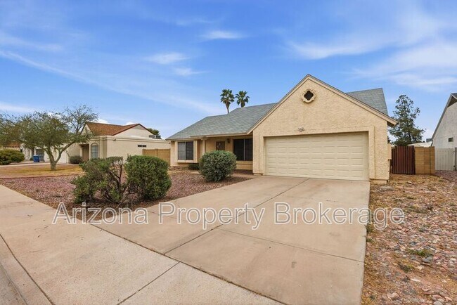 1352 E Todd Dr Tempe, AZ 85283 photo 3