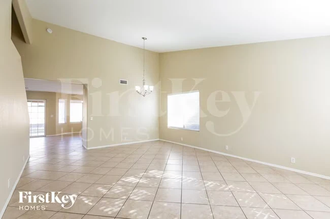 8736 W Tuckey Ln Glendale, AZ 85305 photo 5