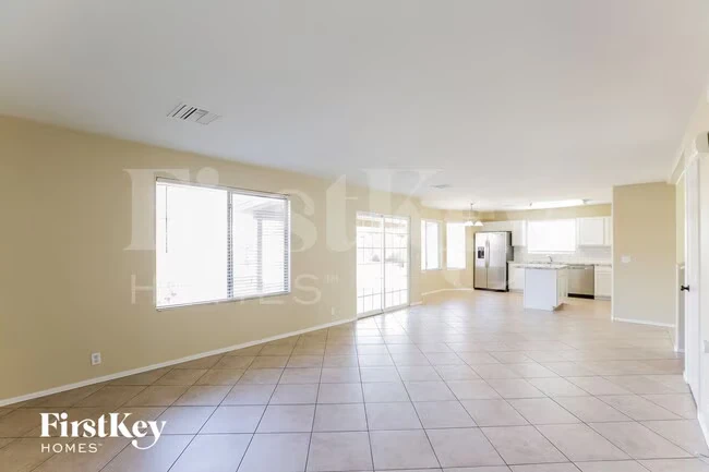 8736 W Tuckey Ln Glendale, AZ 85305 photo 3