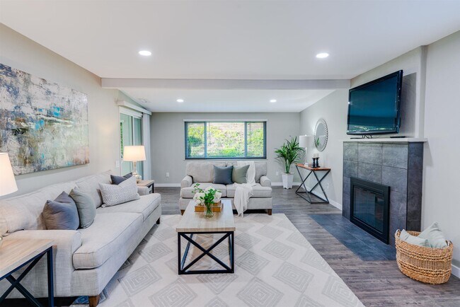 12486 Rios Rd San Diego, CA 92128 photo 2