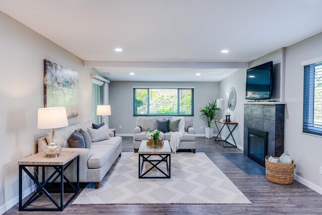 12486 Rios Rd San Diego, CA 92128 photo 3