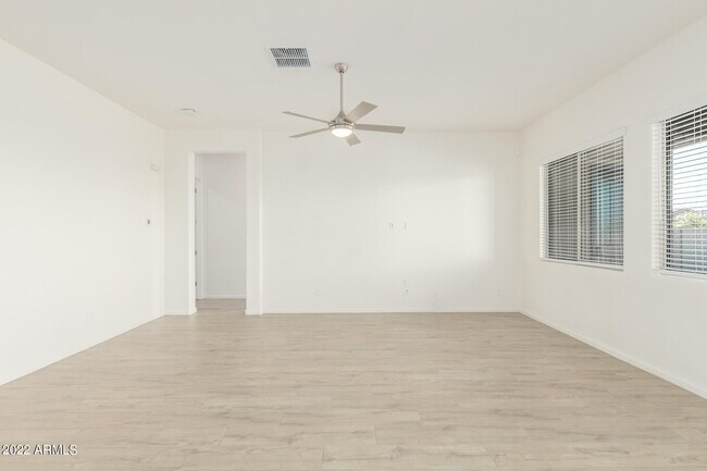 18545 W Chuckwalla Canyon Rd Goodyear, AZ 85338 photo 5