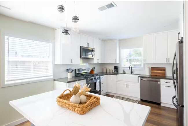 3750 Jewell St San Diego, CA 92109 photo 5