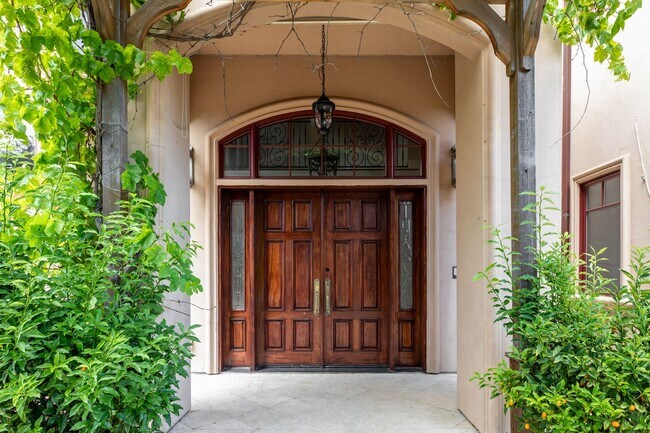26200 Elena Rd Los Altos Hills, CA 94022 photo 5