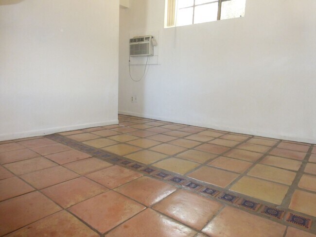 407 W Howe St Tempe, AZ 85281 photo 3