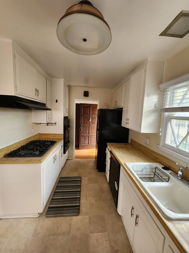 2609 Elyssee St San Diego, CA 92123 photo 4