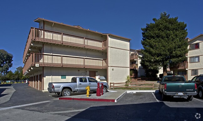 Garden Hill Apartments photo 2