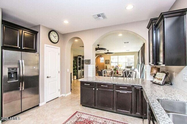 1089 S Annie Ln Gilbert, AZ 85296 photo 3