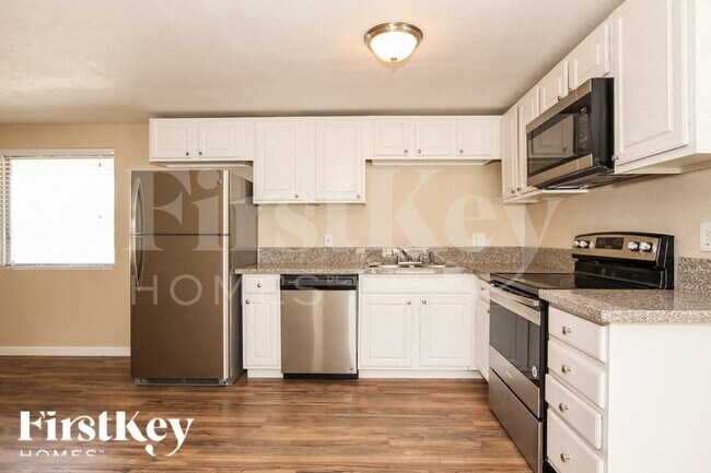 3826 W Griswold Rd Phoenix, AZ 85051 photo 4