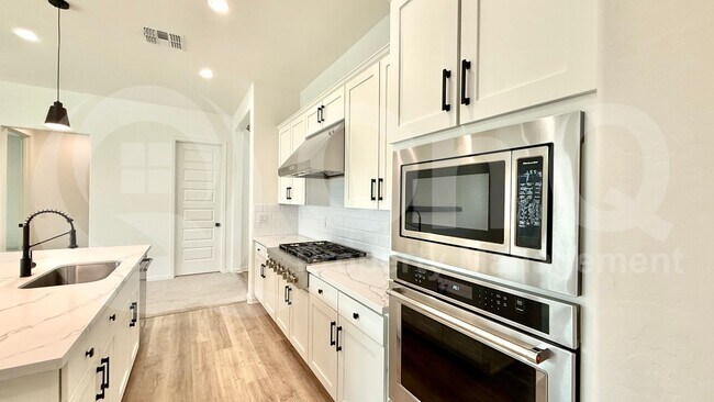 19751 W Turney Ave Litchfield Park, AZ 85340 photo 4