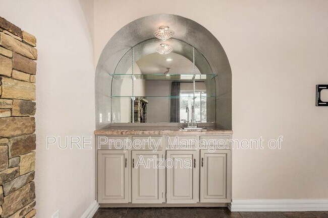 8219 E Morgan Trail Scottsdale, AZ 85258 photo 4