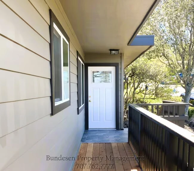 77 Sunny Hill Dr Petaluma, CA 94952 photo 2