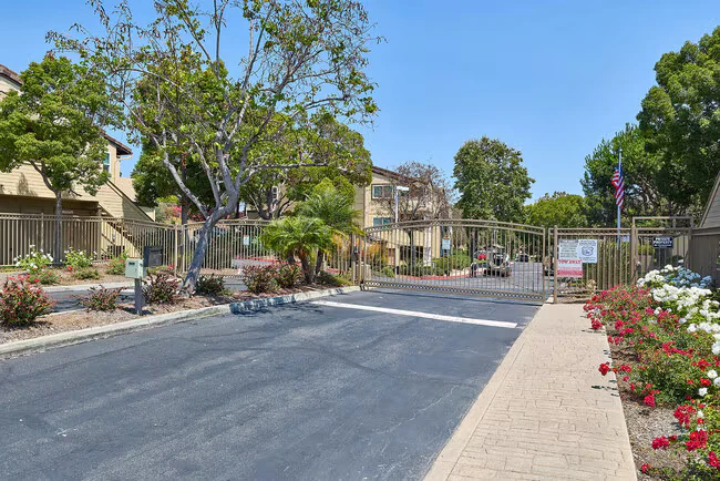 5022 Los Morros Way Oceanside, CA 92057 photo 4