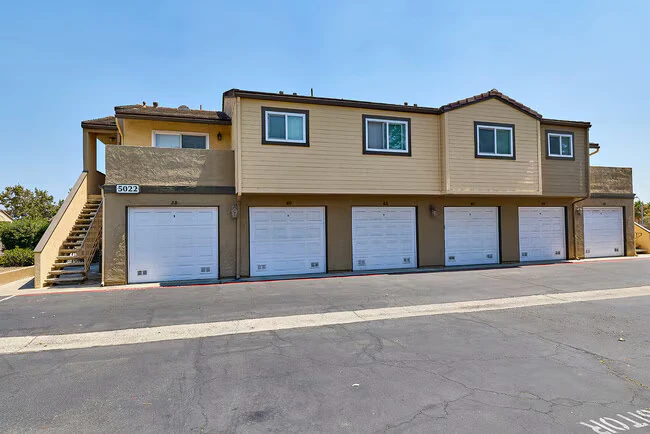 5022 Los Morros Way Oceanside, CA 92057 photo 3