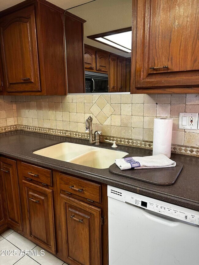 17404 N 99th Ave Sun City, AZ 85373 photo 2