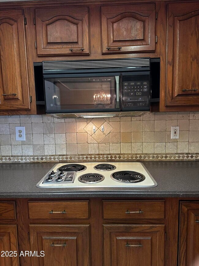 17404 N 99th Ave Sun City, AZ 85373 photo 3