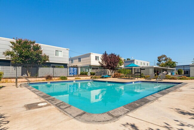 The Pointe at Cupertino photo 2