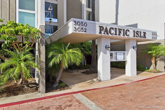 3050 Rue D’Orleans San Diego, CA 92110 photo 2