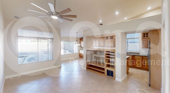 4442 E Graythorn St Phoenix, AZ 85044 photo 5