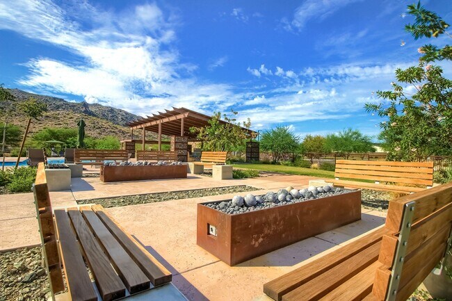 1005 E Paseo Way Phoenix, AZ 85042 photo 5