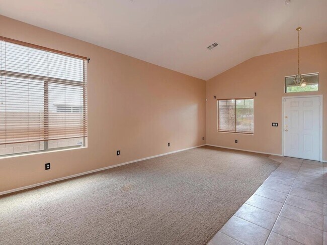 17754 W Bloomfield Rd Surprise, AZ 85388 photo 4