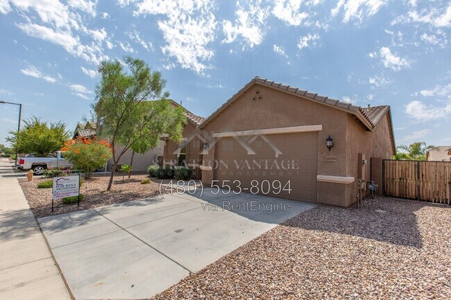 18295 W Saguaro Ln Surprise, AZ 85388 photo 3