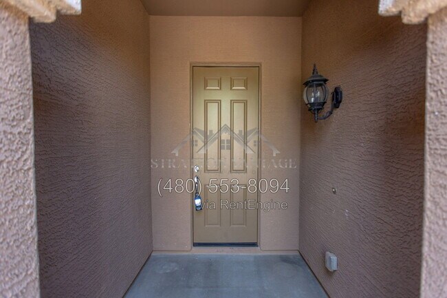 18295 W Saguaro Ln Surprise, AZ 85388 photo 4