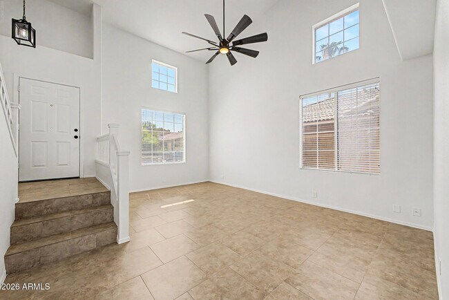 414 N Hudson Pl photo 4