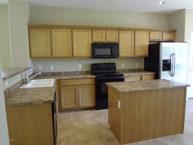 4083 S Hemet St Gilbert, AZ 85297 photo 4