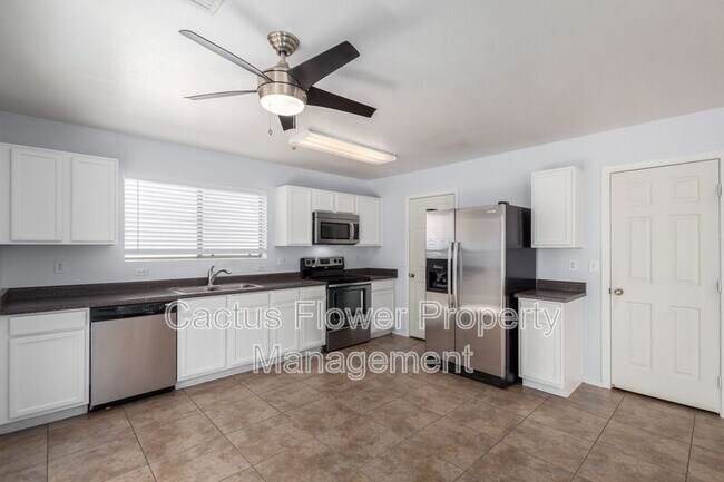 2464 S Nielson St Gilbert, AZ 85295 photo 5