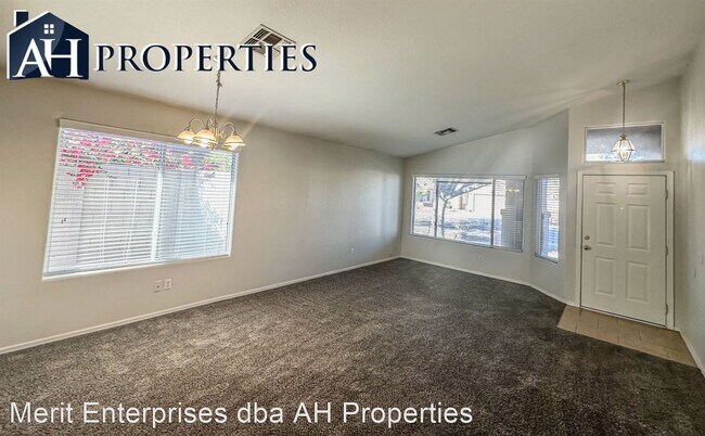 8153 W Clara Ln Peoria, AZ 85382 photo 2