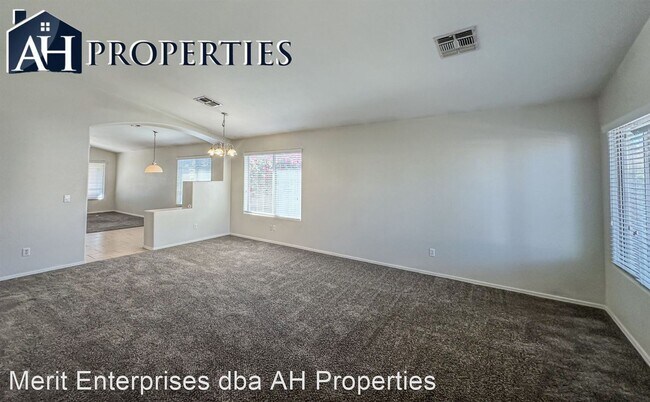 8153 W Clara Ln Peoria, AZ 85382 photo 4