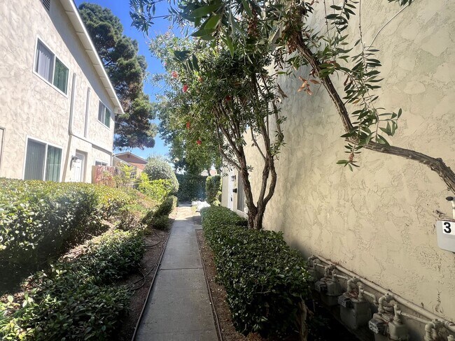 7817 Camino Huerta San Diego, CA 92122 photo 3