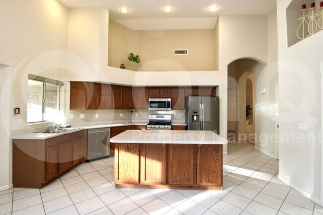 2370 S Granite St Gilbert, AZ 85295 photo 3